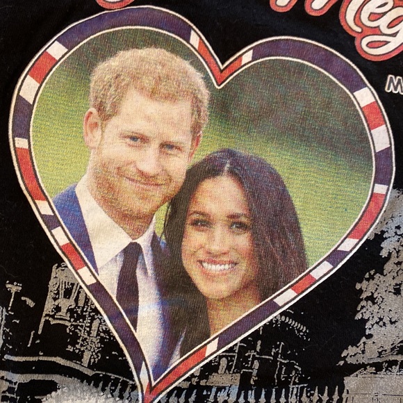 Meghan & Harry Tee - Picture 4 of 6